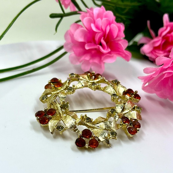Amber Crystal Wreath Vintage Brooch 2.25 Inches Long - Picture 2 of 5